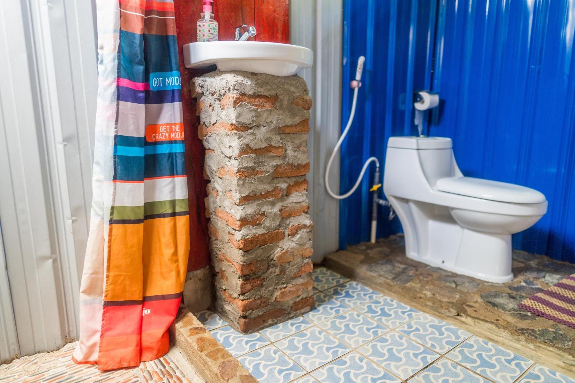 Sten Lodge Labuan Bajo Exterior photo
