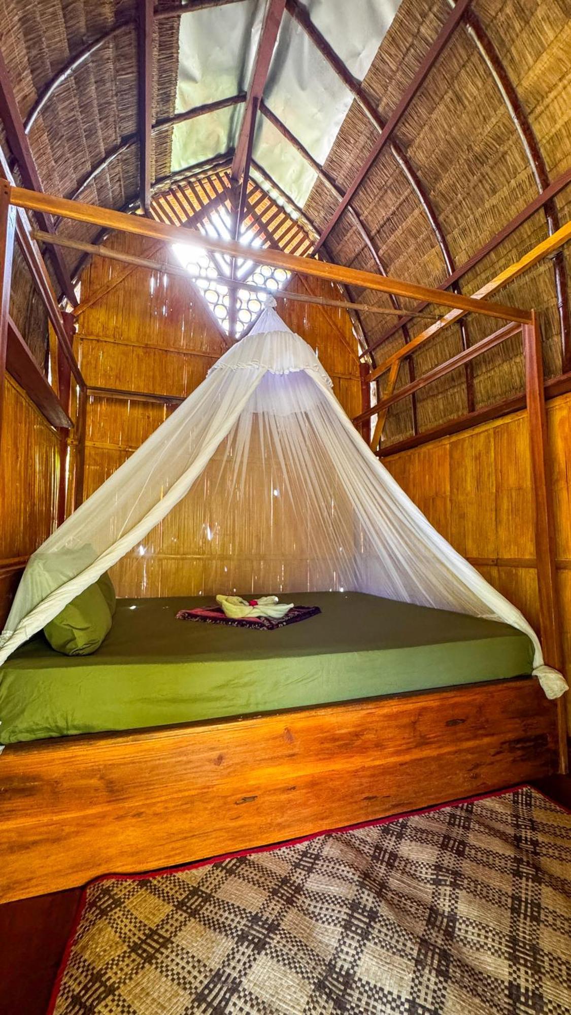 Sten Lodge Labuan Bajo Exterior photo