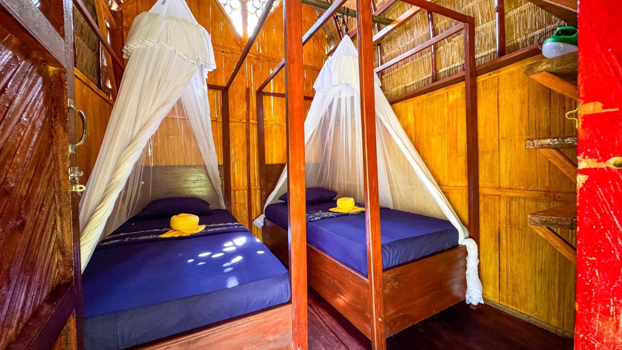 Sten Lodge Labuan Bajo Exterior photo