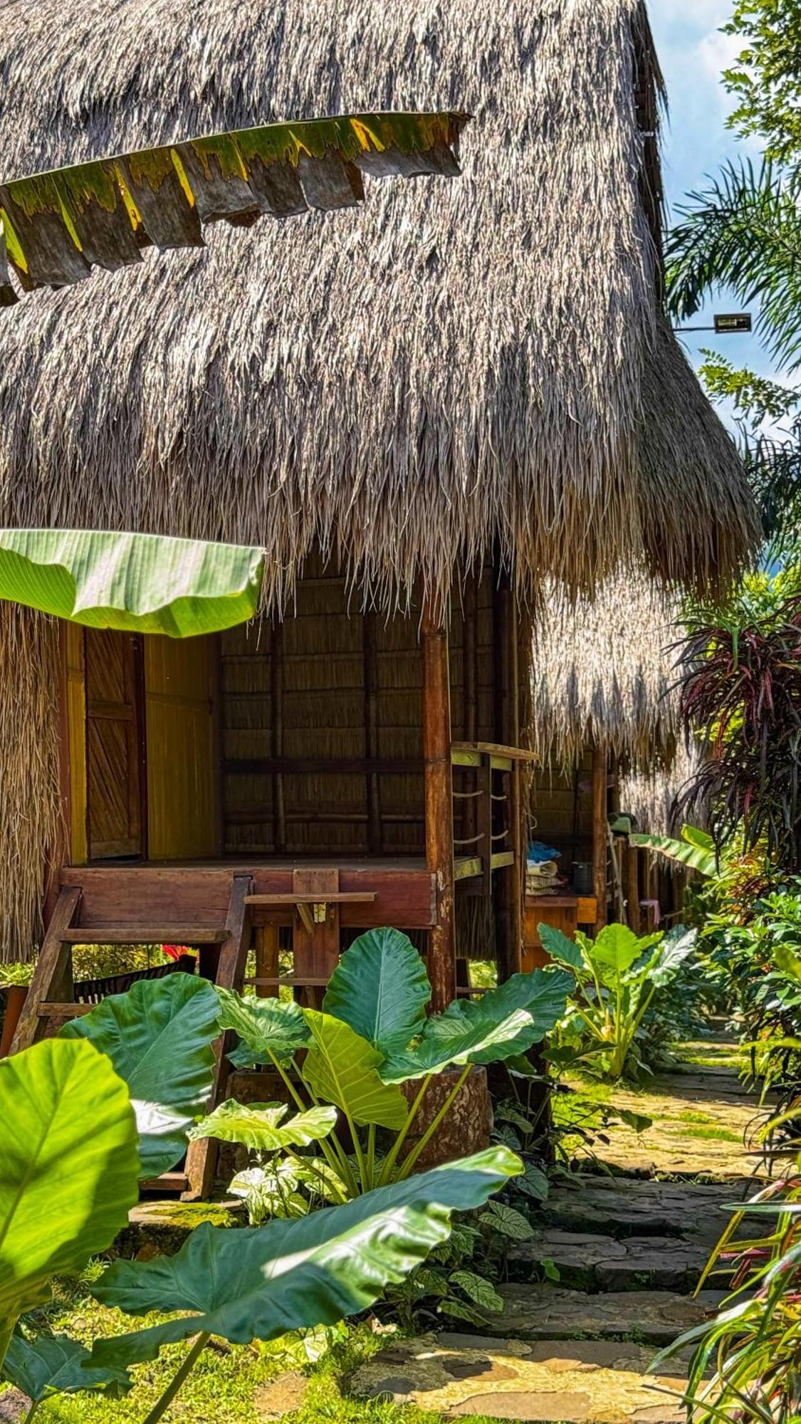 Sten Lodge Labuan Bajo Exterior photo