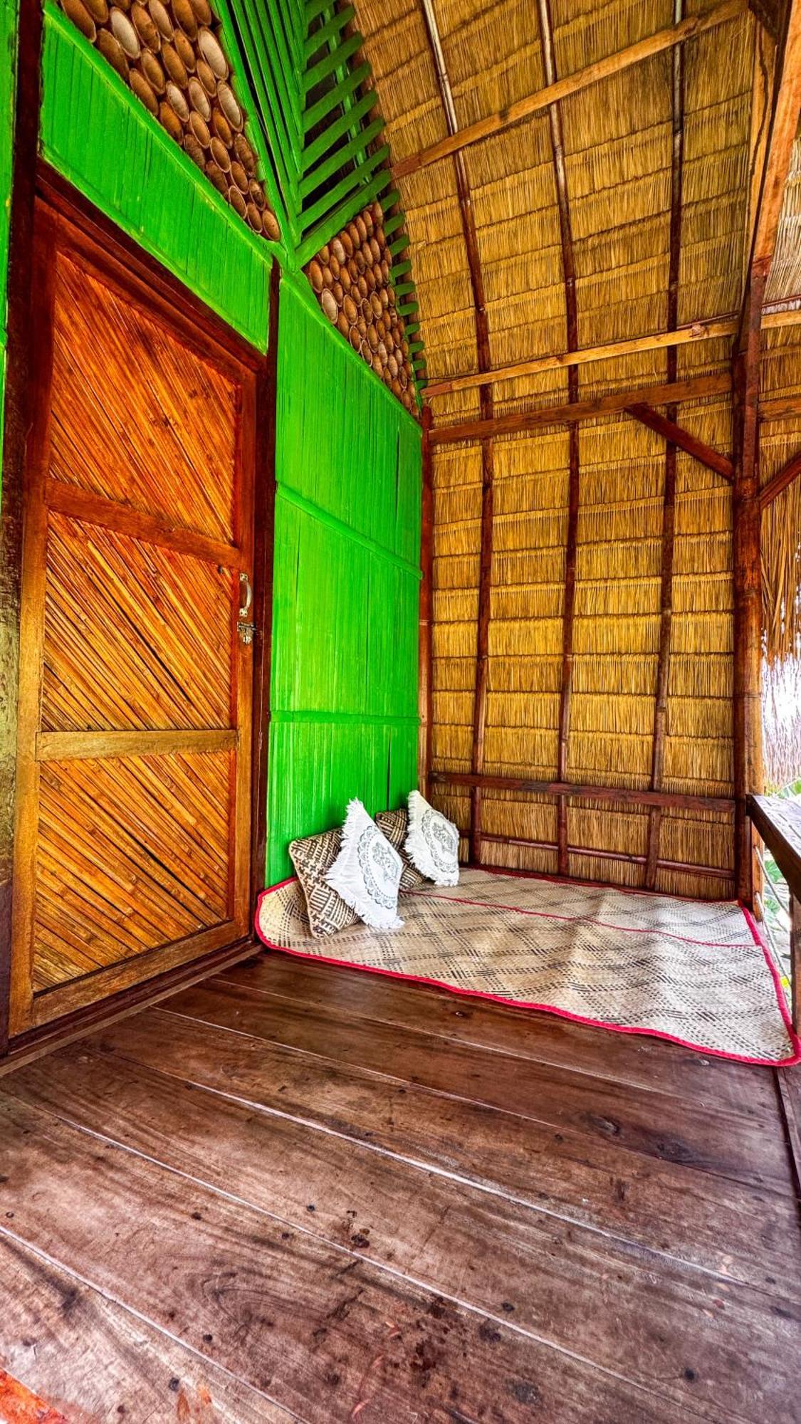 Sten Lodge Labuan Bajo Exterior photo